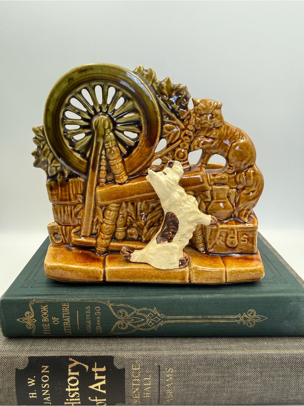 VTG McCoy Pottery Spinning Wheel Planter Dog & Cat Figurine Figure